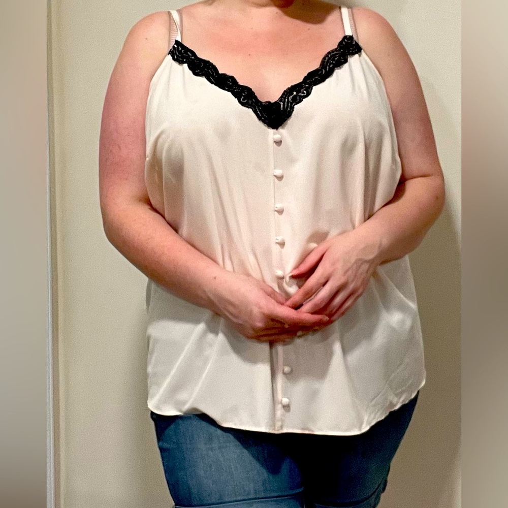 Torrid Lace Tank (NWOT)